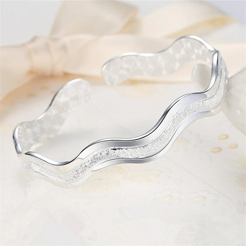 Wavy Love Bangle