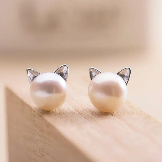 Silver Daisy Cat Pearl Studs