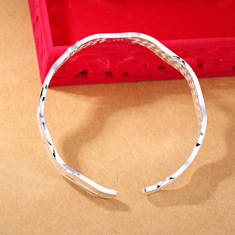 Wavy Love Bangle